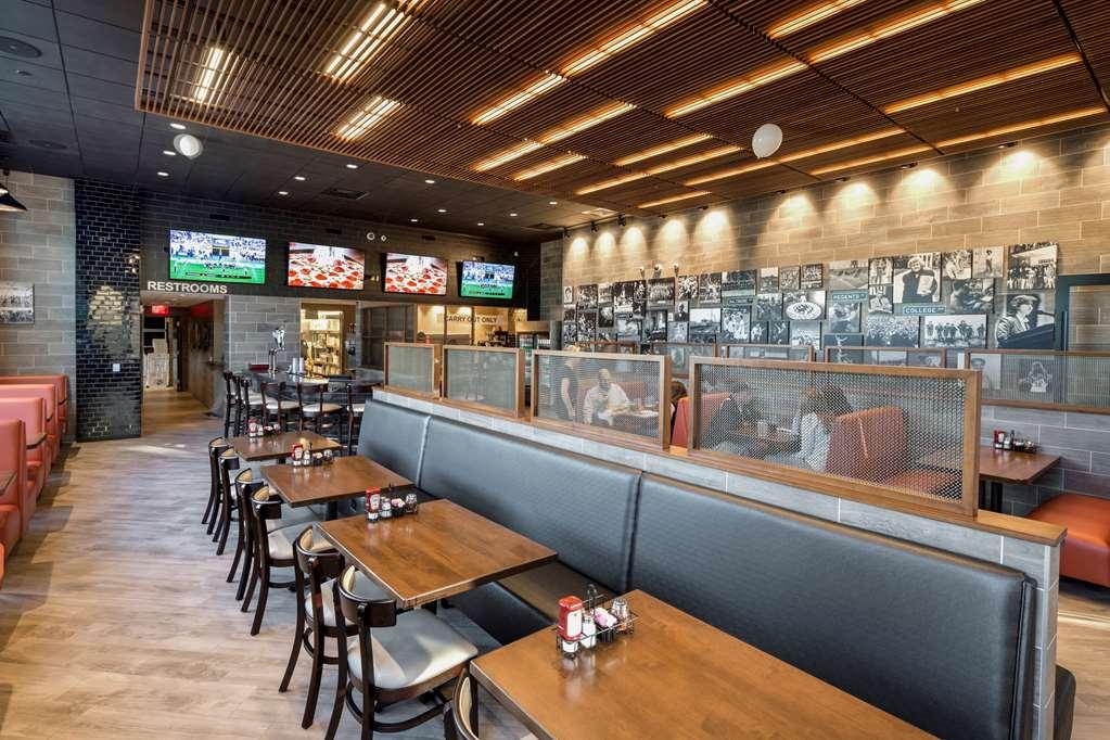 The At The University Of Maryland Hotel